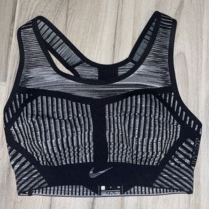 NWT Nike Sports Bra- Flyknit